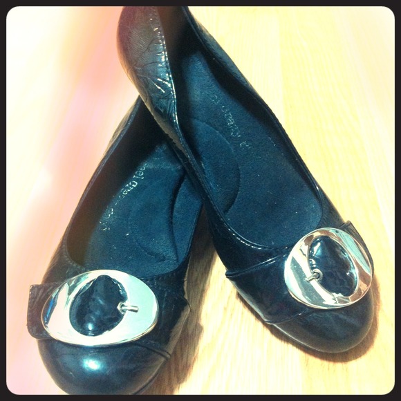 Black flats - Picture 1 of 3