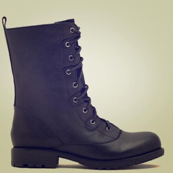 ❗ON HOLD❗NWT Shoe Cult Diverge Combat Boots