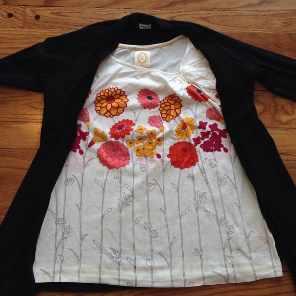 SOLD Darling Anthropologie Flower Tee