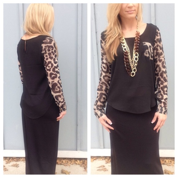 Tops - black chiffon leopard sleeve/pocket top