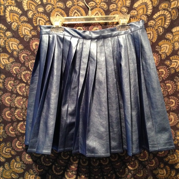 MINKPINK romy michelle pleated skirt NASTY GAL - Picture 2 of 4