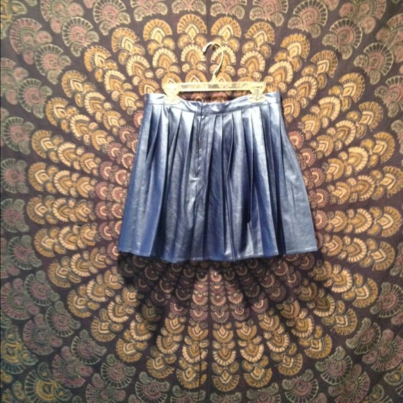 MINKPINK romy michelle pleated skirt NASTY GAL - Picture 3 of 4