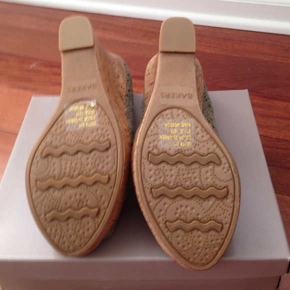 Shoes - Picture 3 of 3