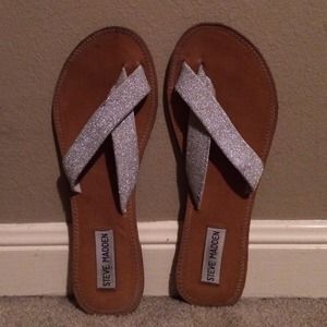 Steve Madden flip flops