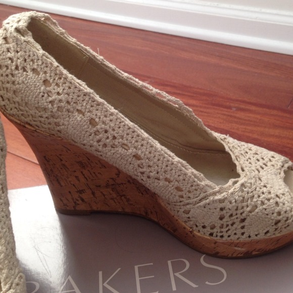 Shoes - Picture 2 of 3