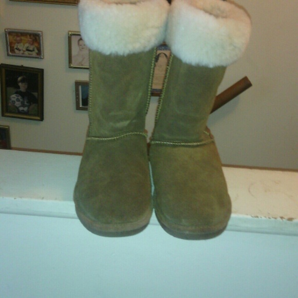 Bearpaw boots, in great condition.!!!
