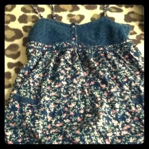 Cute Navy Floral tank!