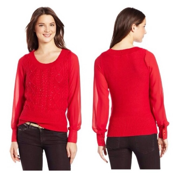 ⬇️Contrast sleeve cable sweater⬇️