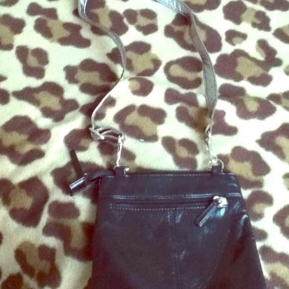 Black cross body! - Picture 1 of 1