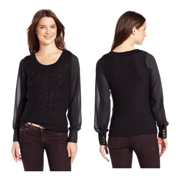 ⬇️Contrast sleeves cable sweater⬇️