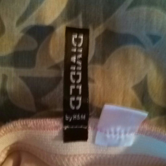 H&M pink floral skirt - Picture 2 of 3