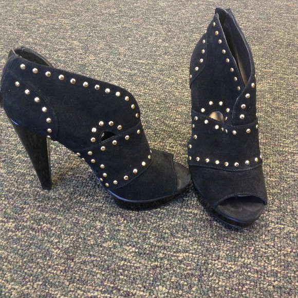 Sexy Black gold studded Steve Madden heels
