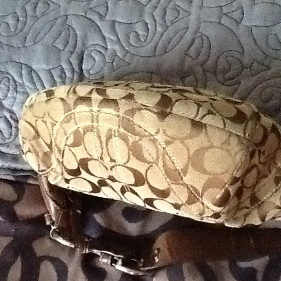 Original Coach Handbag - Picture 2 of 4