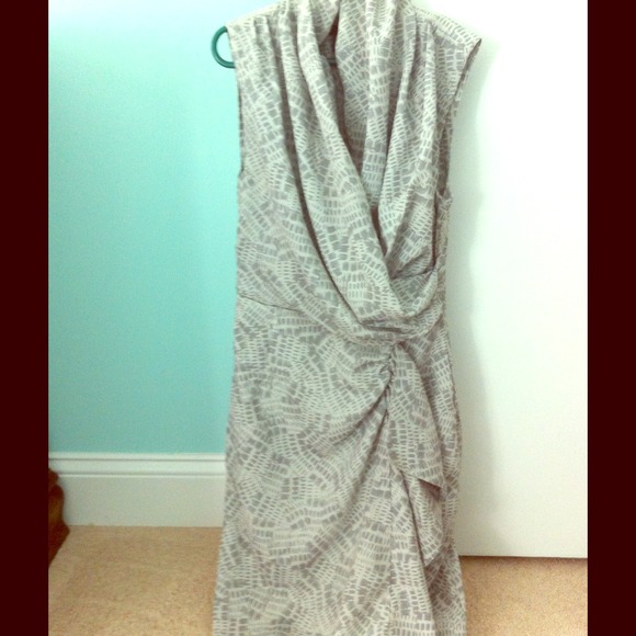 H&M Grey Patterned Dress!