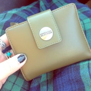 Kenneth Cole reaction wallet