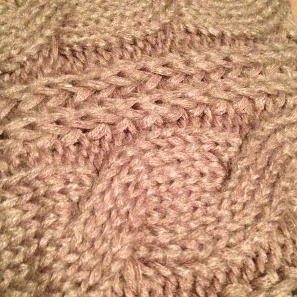 🎉HP🎉 Cable Knit Infinity Scarf in Mocha Brown - Picture 2 of 4