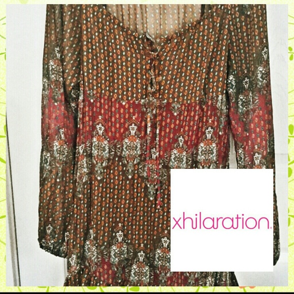 Printed long sleeved dress by XHILIRATION