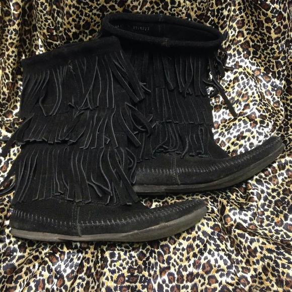 Black moccasin boots