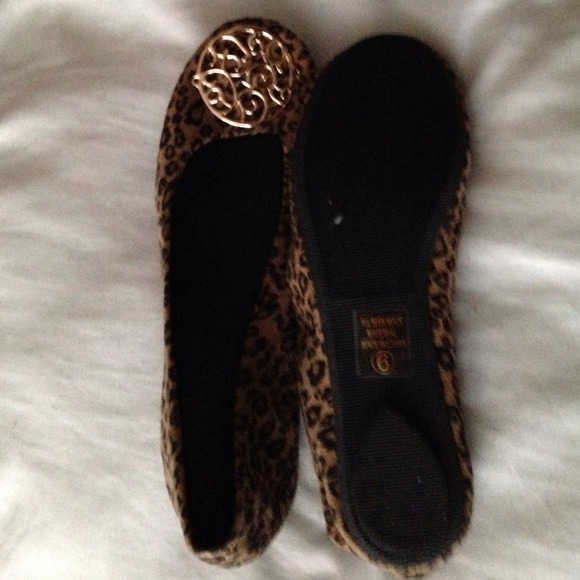 Leopard flats - Picture 2 of 4