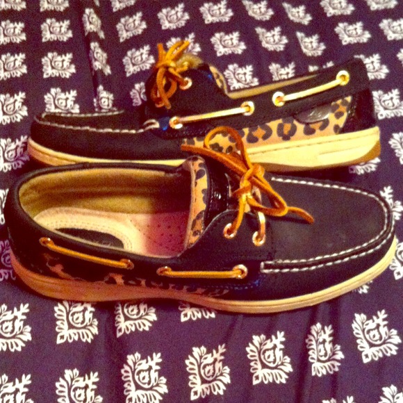Animal print/black sperrys