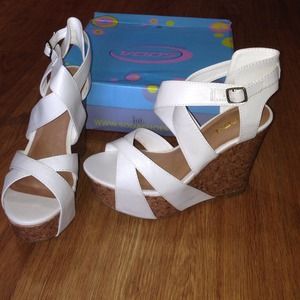 Strappy SODA Wedge 8.5 off white