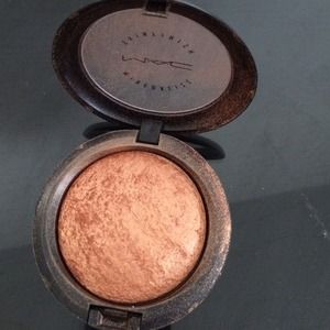 MAC gold deposit msf makeup powder