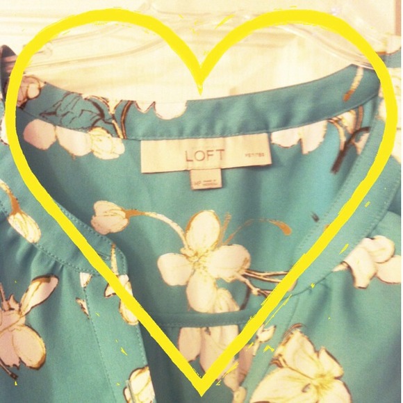 Loft blue flower peasant top. Petit Medium - Picture 2 of 3