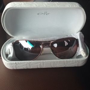 Oakley "restless" sunglasses
