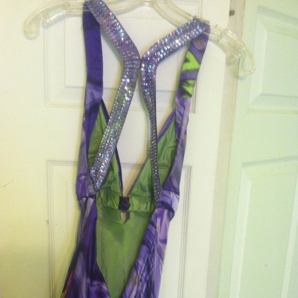 Multi colored gown - Picture 2 of 4