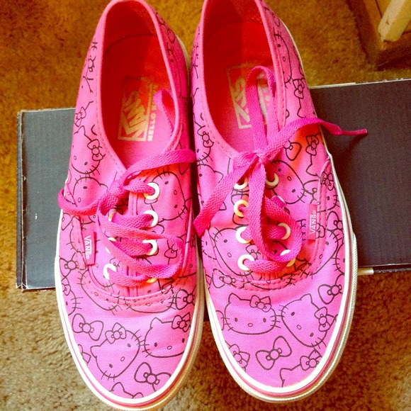 🎉EXCLUSIVE🎉 hello kitty vans