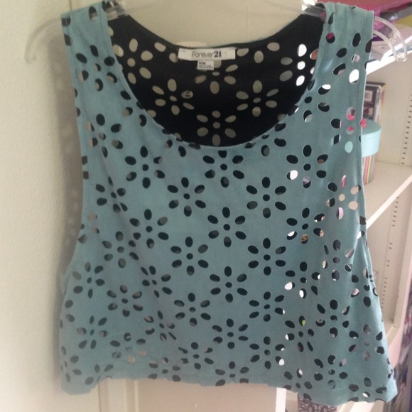Medium flower forever 21 top