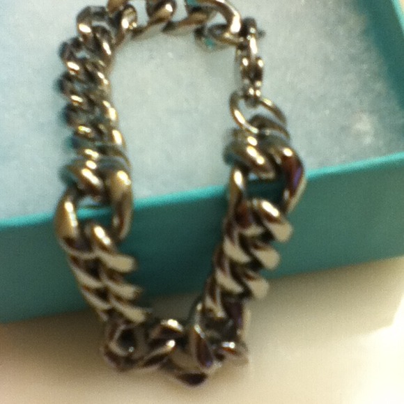 Beautiful shiny EDFORCE Brand Bracelet - Picture 2 of 4