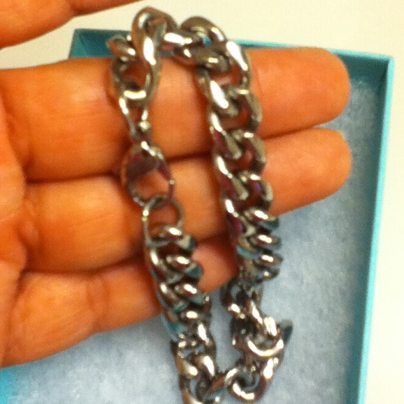 Beautiful shiny EDFORCE Brand Bracelet - Picture 3 of 4