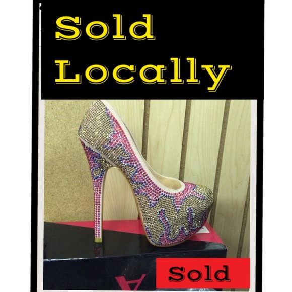 ❌SOLD ❌LOCALLY 👇REDUCED👇 BNIB sparkly pumps