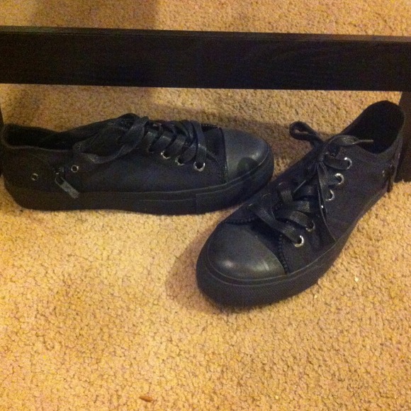 Levi's basic shoe - Picture 2 of 2