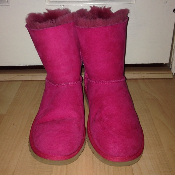 Pink bowed uggs, size 5 - Picture 2 of 3