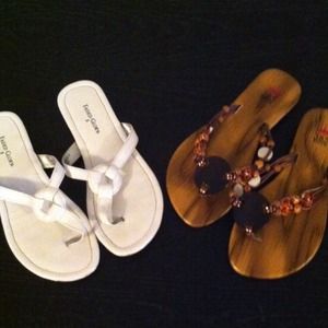 2 PR OF GIRLS SANDALS