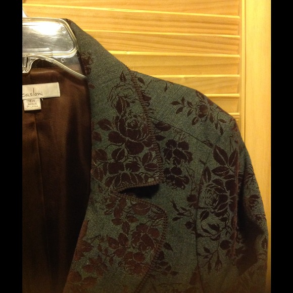 Blazer - Picture 2 of 2