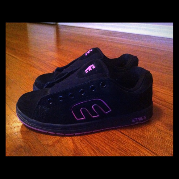 Etnie skater shoes