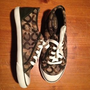 ✨Price Reduced✨Coach Shoes size 8