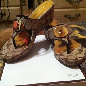 Coach sandals 😍