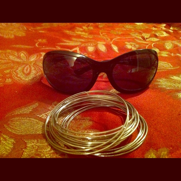 Sunglasses and metallic bracelet set