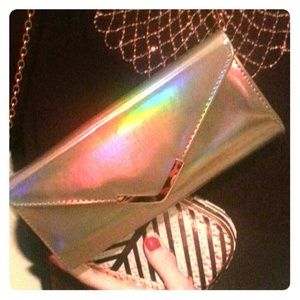 Holographic clutch