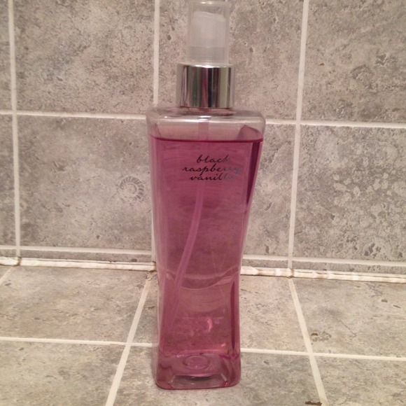 🚫TRADED🚫Black raspberry vanilla fragrance mist