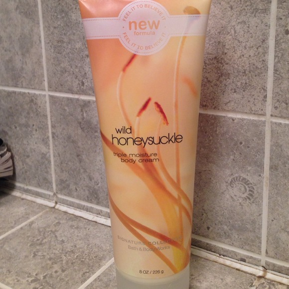 🚫TRADED🚫Wild honeysuckle body cream