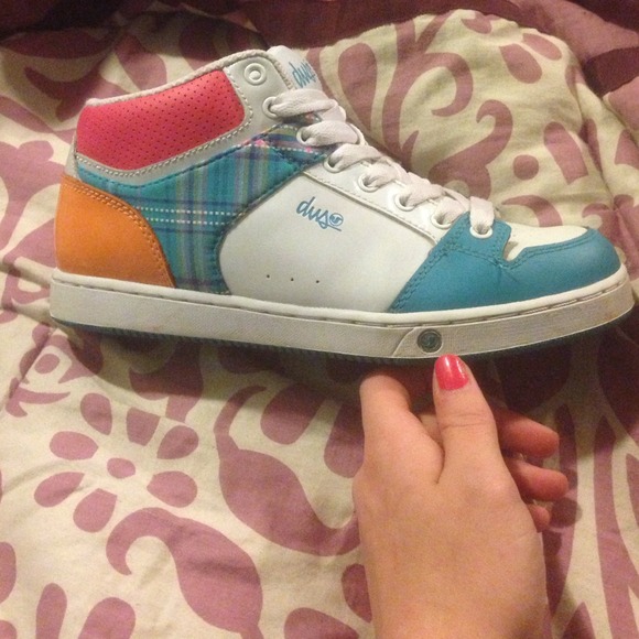 🌟Size 7 DVS Sneakers🌟 - Picture 2 of 3