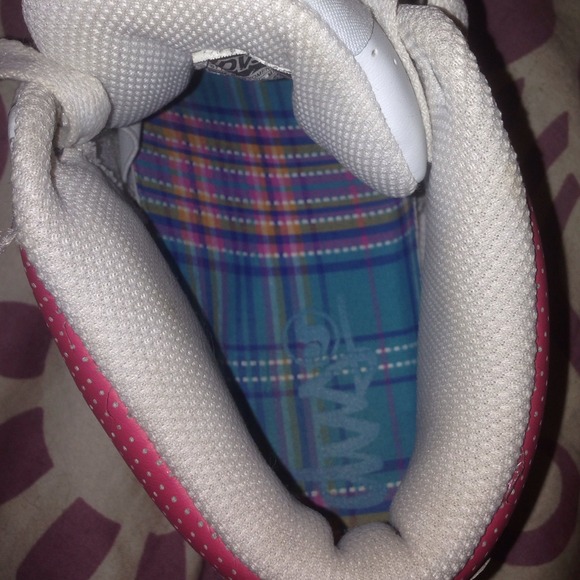 🌟Size 7 DVS Sneakers🌟 - Picture 3 of 3