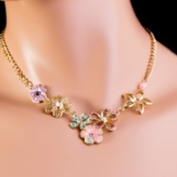 Floral Chain Necklace