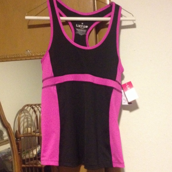 **SOLD* Rue 21 Tarea workout top