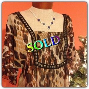 🍁🍁Pretty sheer Maternity top!